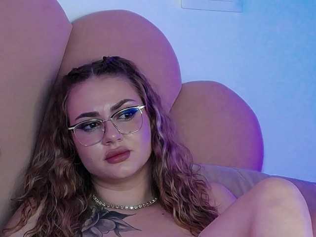 AbbyWhite live cam on BongaCams