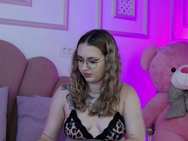 AbbyWhite live cam on BongaCams