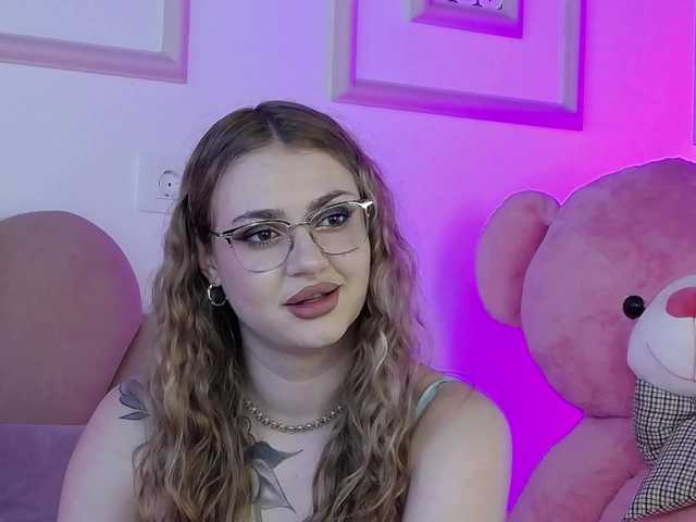 AbbyWhite live cam on BongaCams