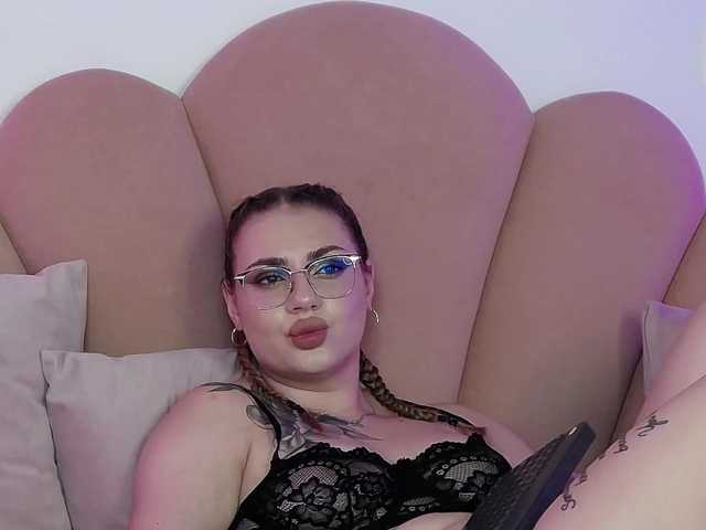 AbbyWhite live cam on BongaCams