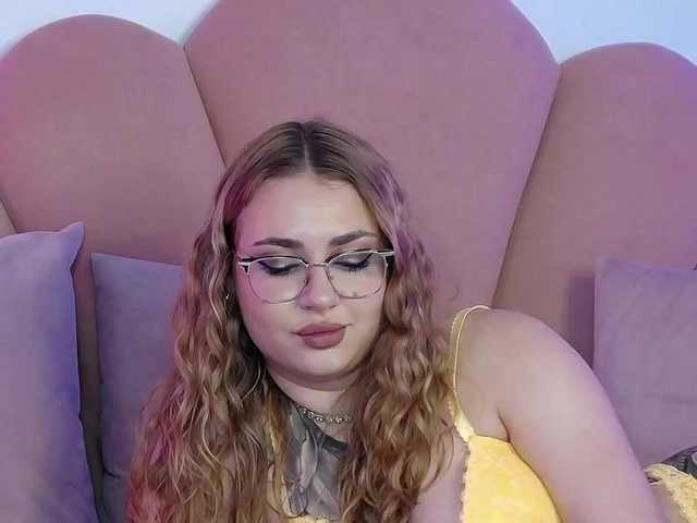 AbbyWhite live cam on BongaCams