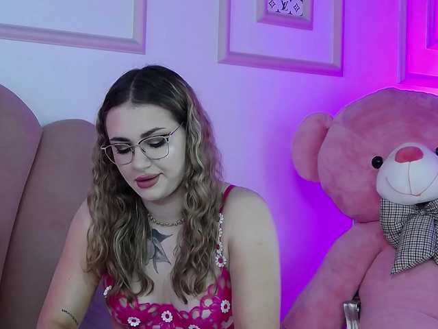 AbbyWhite live cam on BongaCams
