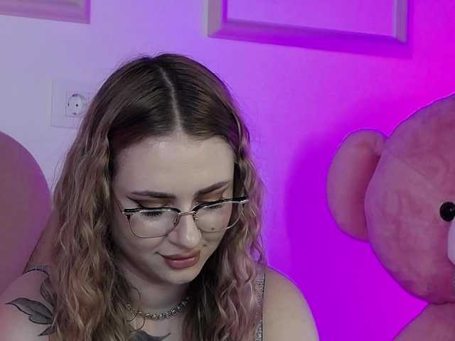 AbbyWhite live cam on BongaCams