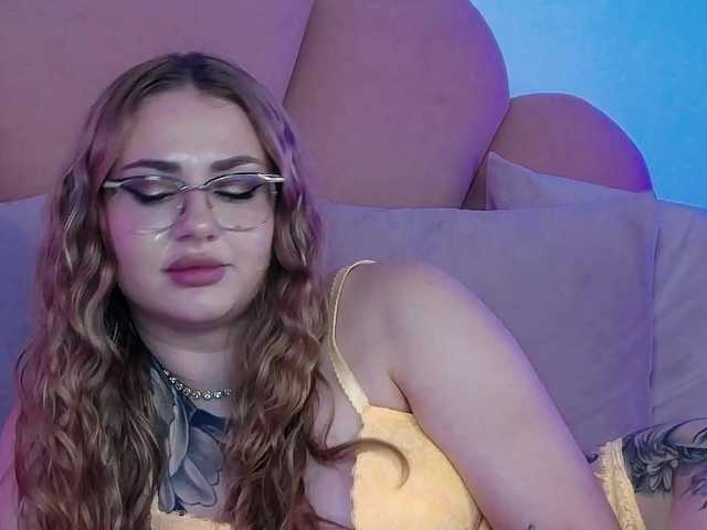 AbbyWhite live cam on BongaCams