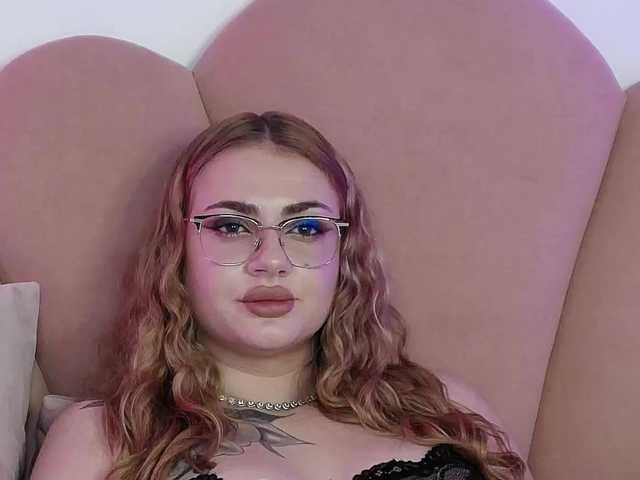 AbbyWhite live cam on BongaCams
