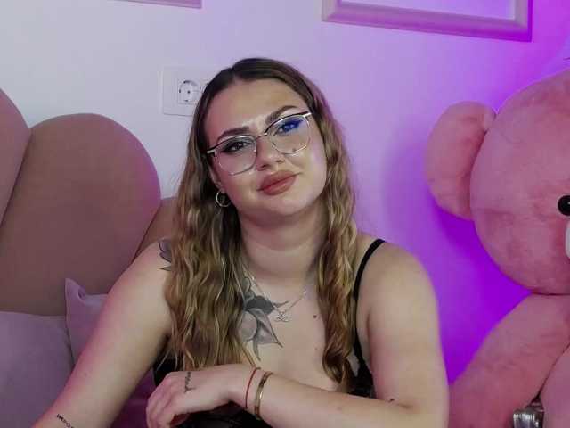 AbbyWhite live cam on BongaCams