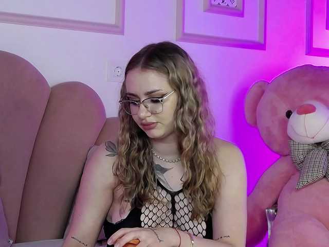 AbbyWhite live cam on BongaCams