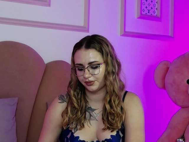 AbbyWhite live cam on BongaCams
