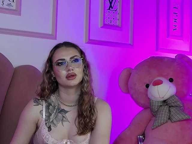 AbbyWhite live cam on BongaCams
