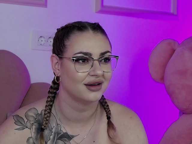 AbbyWhite live cam on BongaCams