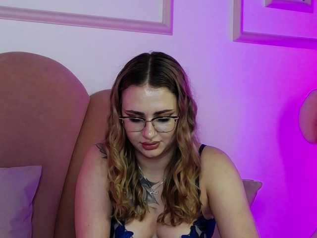 AbbyWhite live cam preview