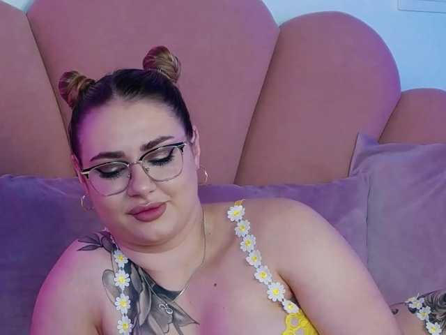 AbbyWhite live cam on BongaCams
