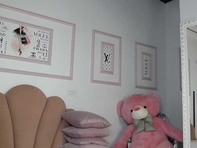 AbbyWhite live cam on BongaCams