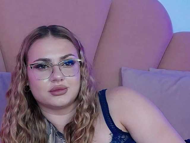 AbbyWhite live cam on BongaCams