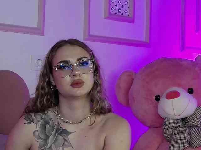 AbbyWhite webcam