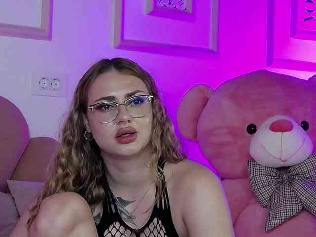 AbbyWhite webcam