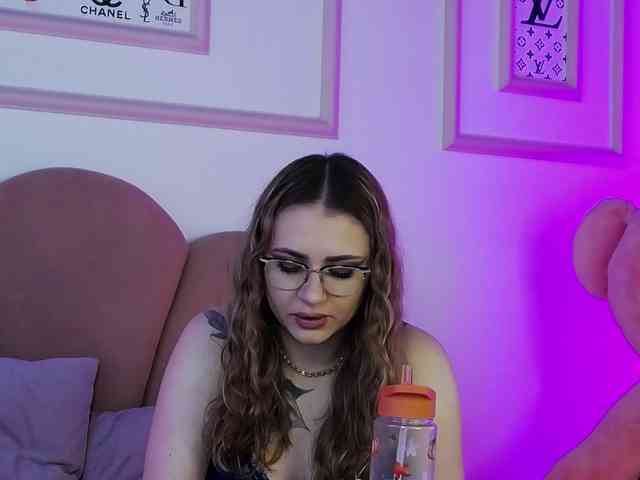 AbbyWhite webcam