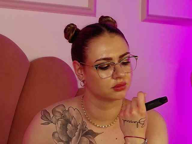 AbbyWhite webcam