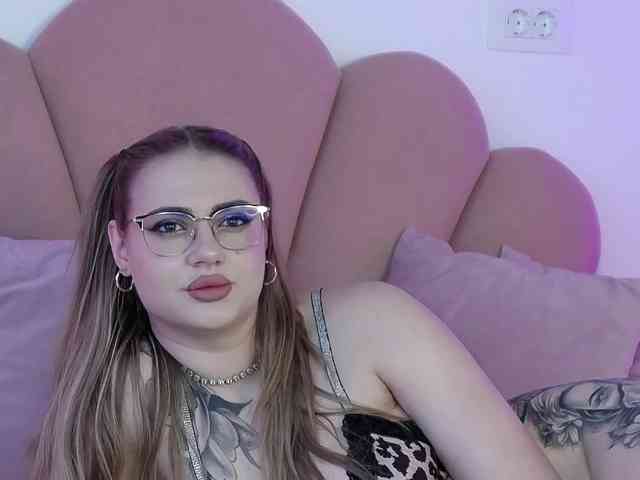 AbbyWhite webcam