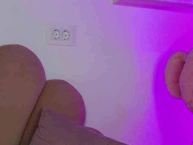AbbyWhite webcam