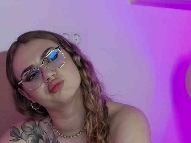 AbbyWhite Live Webcam on BongaCams