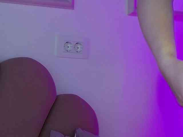 AbbyWhite webcam