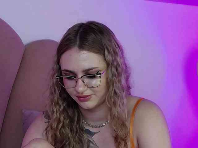 AbbyWhite webcam