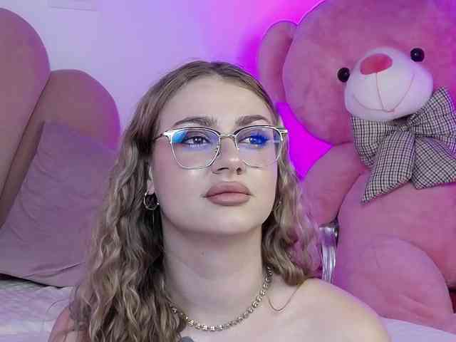 AbbyWhite webcam