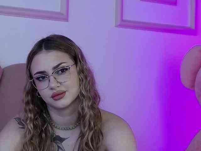 AbbyWhite webcam