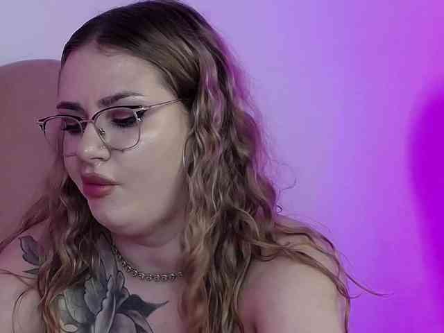 AbbyWhite webcam