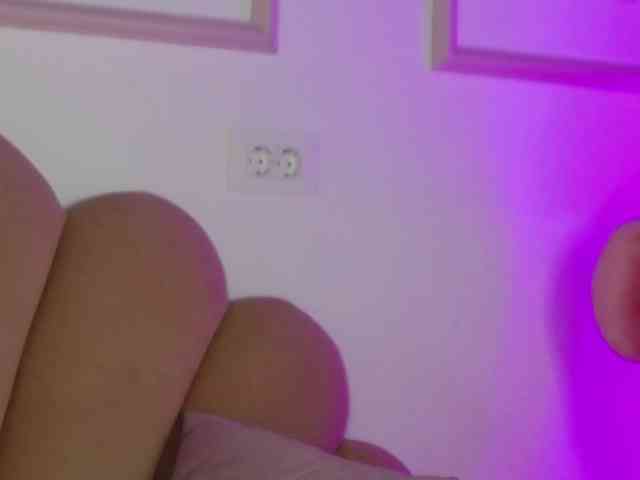 AbbyWhite webcam