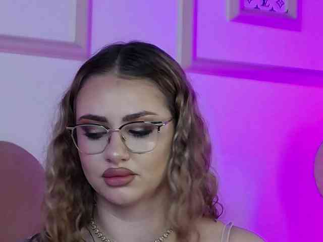 AbbyWhite webcam