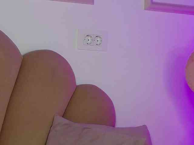 AbbyWhite webcam