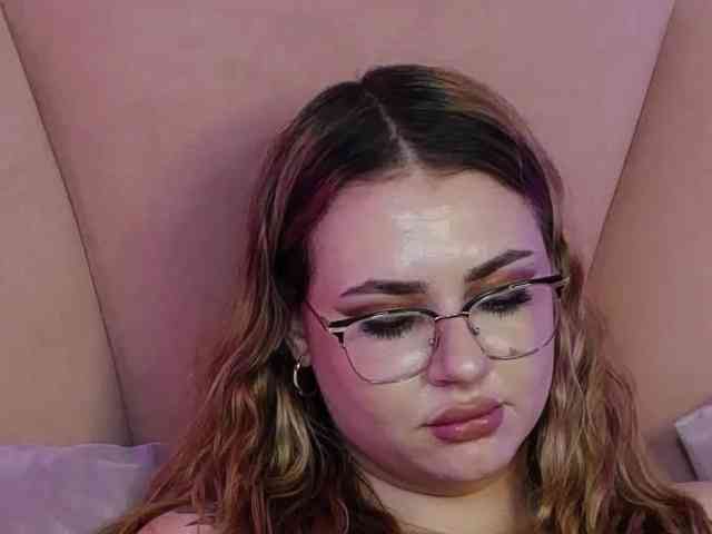 AbbyWhite webcam