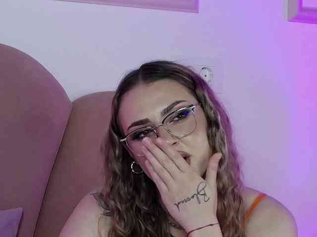 AbbyWhite webcam