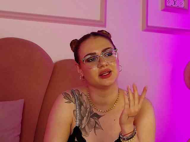 AbbyWhite webcam