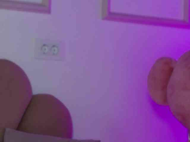 AbbyWhite webcam