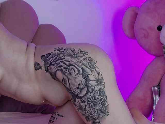 AbbyWhite webcam