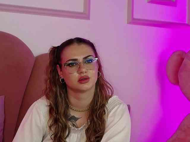 AbbyWhite webcam