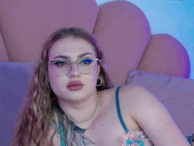 AbbyWhite webcam