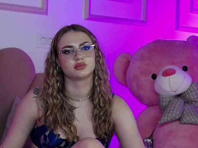AbbyWhite webcam