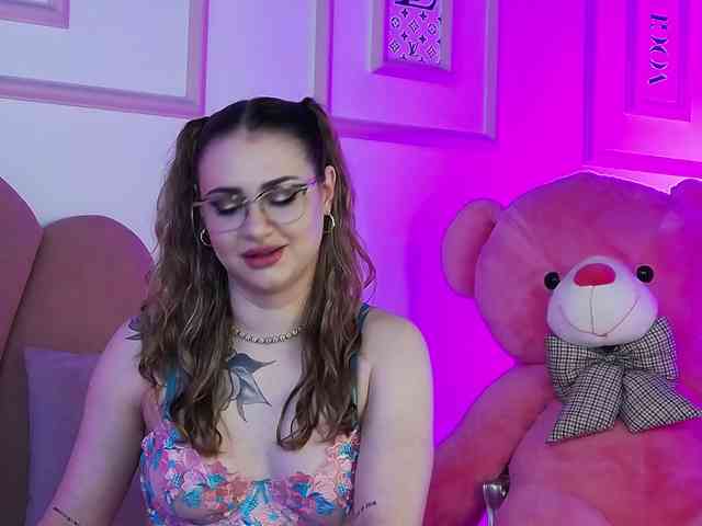 AbbyWhite webcam