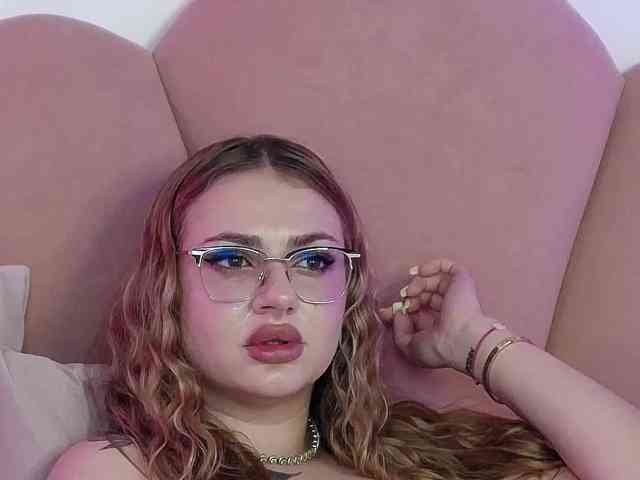 AbbyWhite webcam