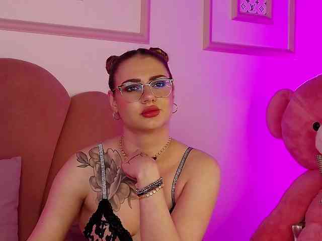 AbbyWhite webcam