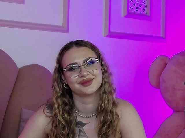 AbbyWhite webcam