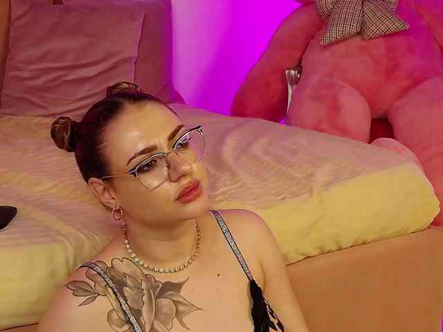AbbyWhite webcam