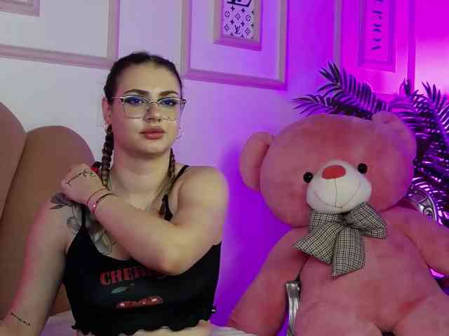 AbbyWhite webcam