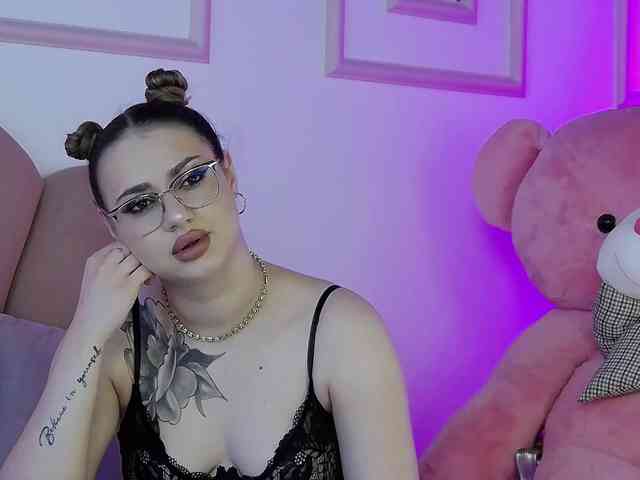 AbbyWhite webcam