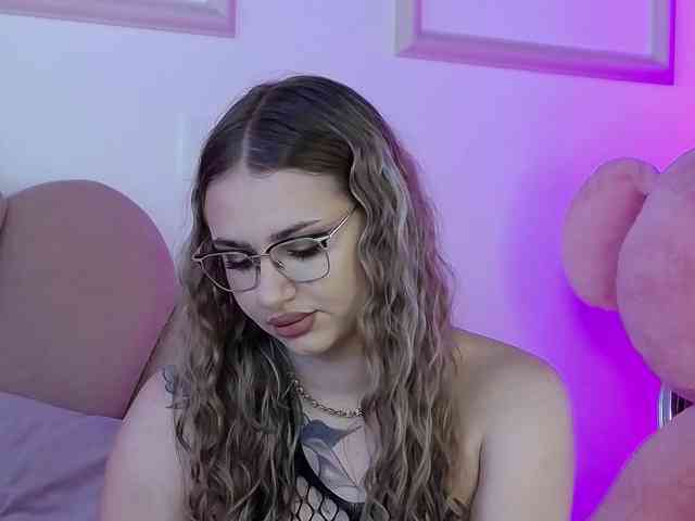 AbbyWhite webcam