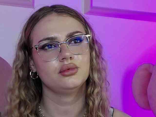 AbbyWhite webcam